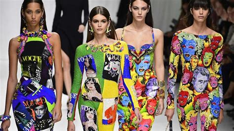 gianni versace coleccion renacimiento|Versace: todo sobre la firma italiana y su gran legado en la moda.